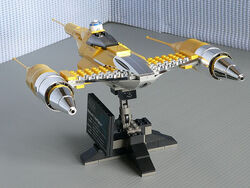 10026 Naboo Starfighter