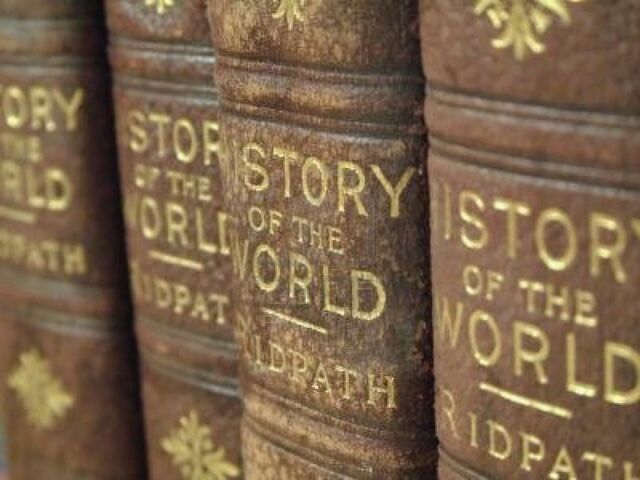 File:579240-closeup-picture-of-a-row-of-old-history-books.jpg
