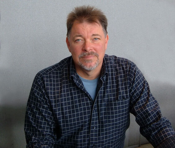 File:Jonathan Frakes.jpg
