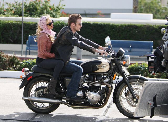 File:Cam-Gigandet-Net-Burlesque-23.jpg
