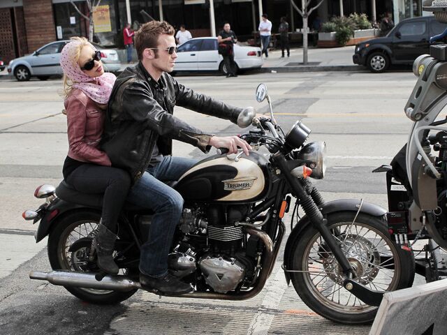 File:Cam-Gigandet-Net-Burlesque-32.jpg