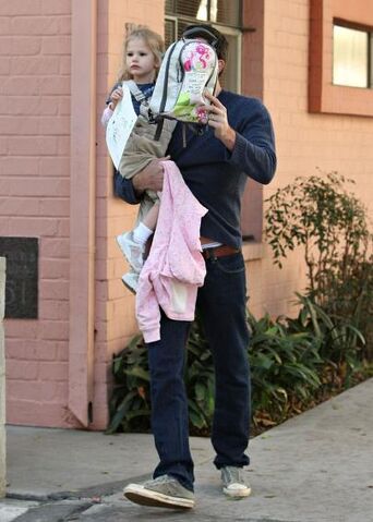 File:Violet affleck budding artist-1.jpg