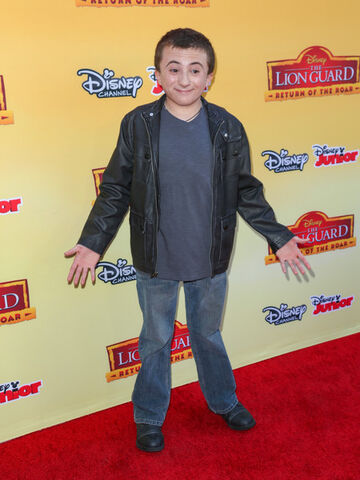 File:Atticus+Shaffer+Celebrity+Arrive+Lion+Guard+cW4DTDefhf3l.jpg