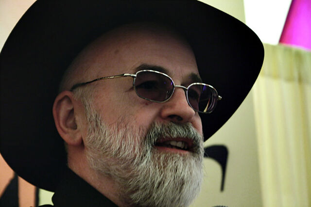 File:TerryPratchett.jpg