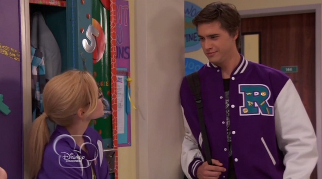 File:MaddieWithDiggy.png
