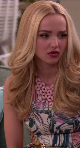 File:Dove Cameron Finale 12.png