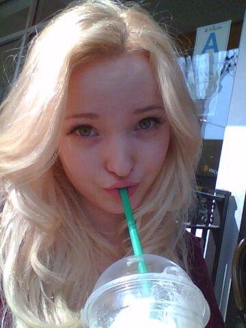 File:Dove Cameron149.jpg
