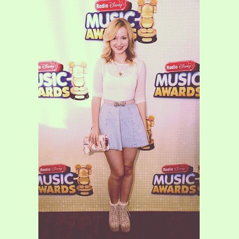 File:Dove at the RDMA's.jpg