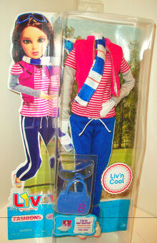 Liv'n-Cool-Tracksuit-Outfit-Katie