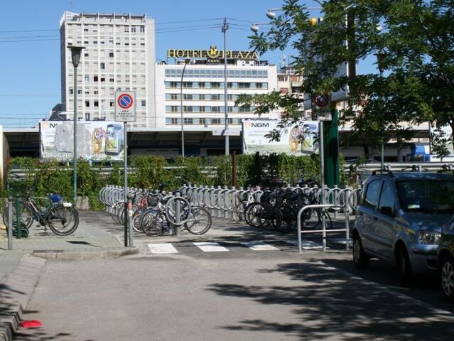 File:Via ulloa marghera.jpeg