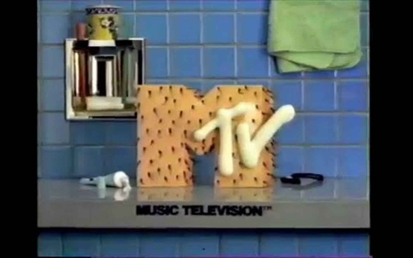 File:MTV Classic 2011.png