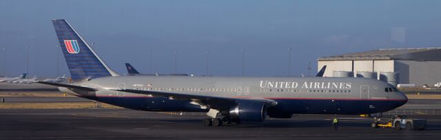 File:United livery 90s.jpg