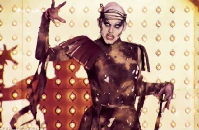 File:Sharon-needles-drag-race-ep1.jpg