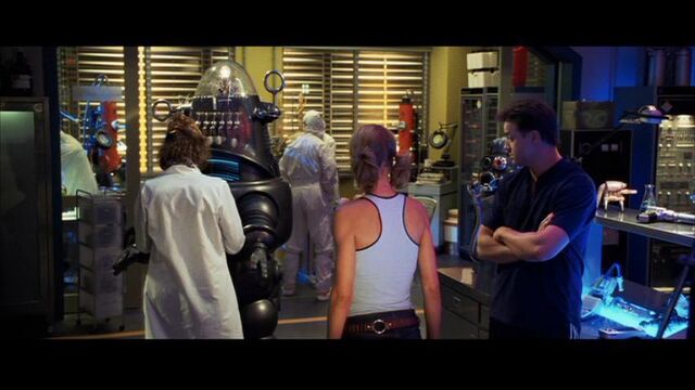File:Looney-Tunes-Back-In-Action-brendan-fraser-14814055-853-480.jpg
