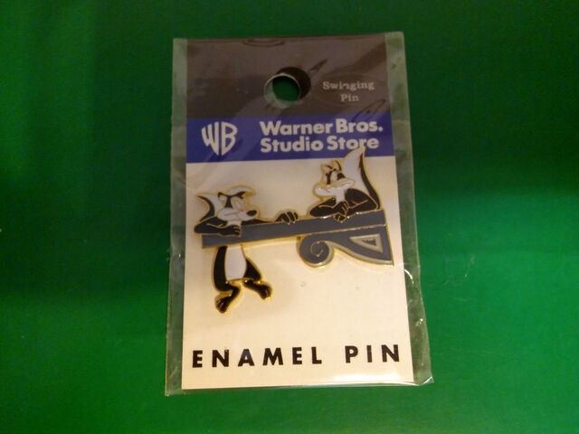 File:Swinging Enamel Pin 1997.jpg