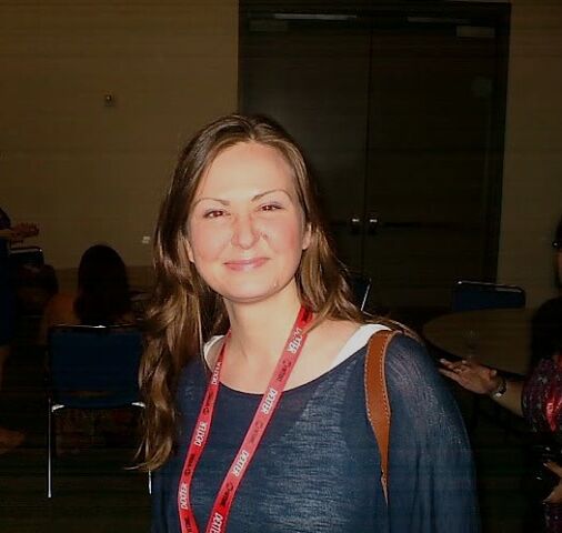 File:Michelle Lovretta (SDCC 2011).jpg