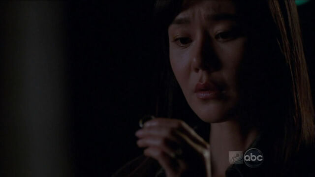 Archivo:800px-5x05-death-516.jpg