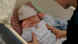 5x09-baby-ethan.png