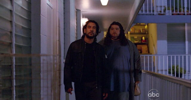 File:5x01 OffToSafety.jpg
