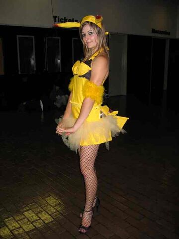 File:Female pikachu cosplay 001.jpg
