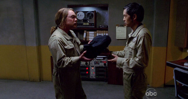 Archivo:5x13 PassingOnTheBag.jpg