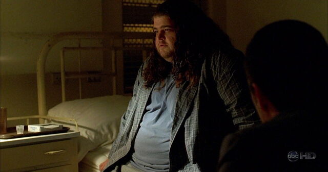 File:4x10 PsychoHurley.jpg