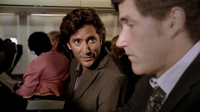 File:6x01Desplane.jpg