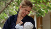 5x09-juliet-holding-baby-ethan.jpg
