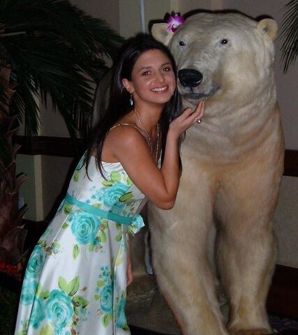 File:Andrea Polar bear.jpg