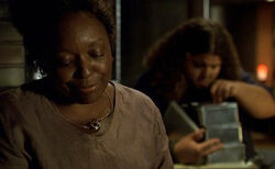 RoseHurleyFood2x04.jpg
