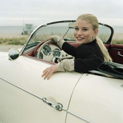 Emilie-de-Ravin-782751.jpg