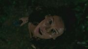4x01 KateNaomiFall.jpg
