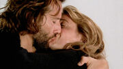 4x14-Desmond-Penny-Kuss.jpg