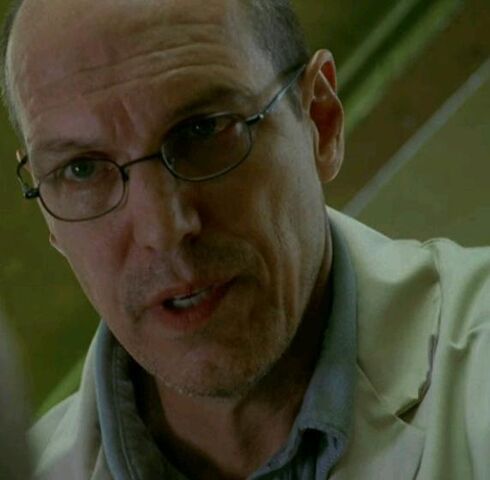 Archivo:4x05DrRay.jpg