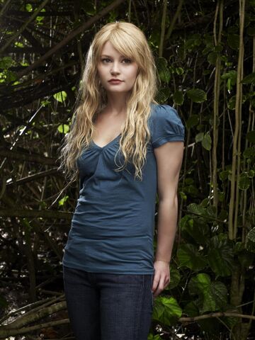 File:Lost Season4 Claire5.jpg