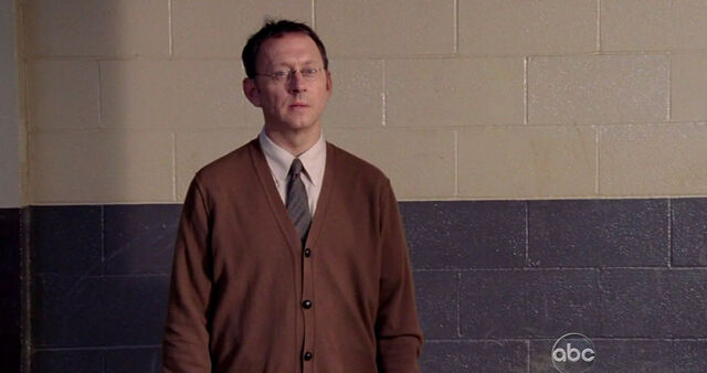 File:6x07 It'sDoctorLinus.jpg