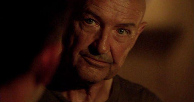 File:6x01 ManipulatingOnceMore.jpg