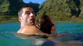 Jack saving Boone 1x05.jpg