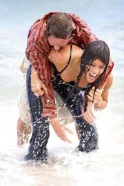 9-Ana-Lucia-Pulls-People-Fr