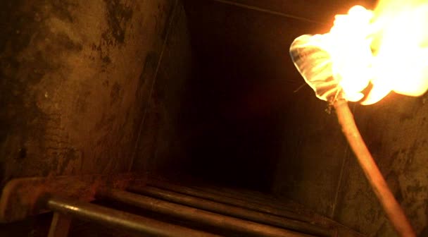 File:Ep2x01-hatch shaft.jpg