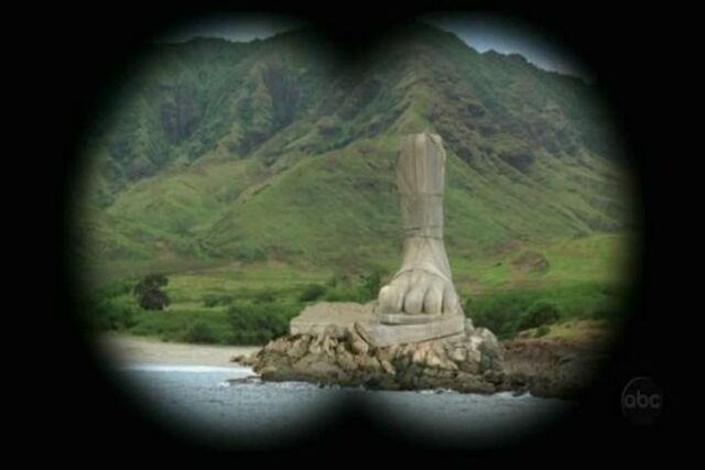File:Foot-statue123.jpg