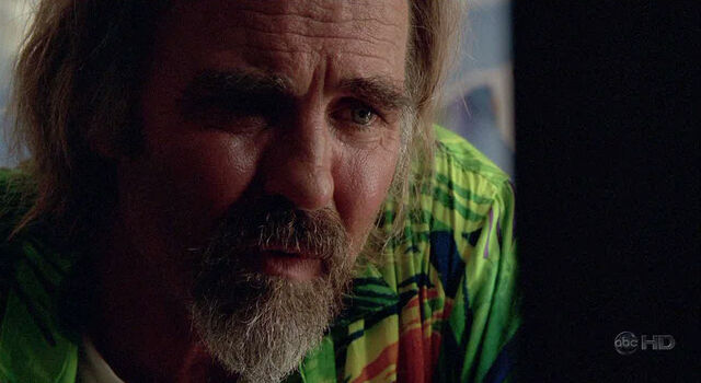 File:4x02 FrankNoticesThePilot.jpg