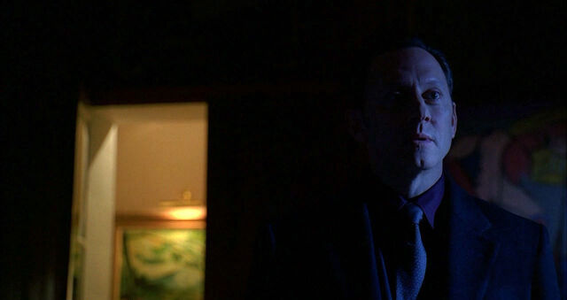 File:4x09 ThreatningCharles-0.jpg