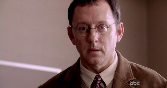 File:6x07 DoctorLinus.jpg