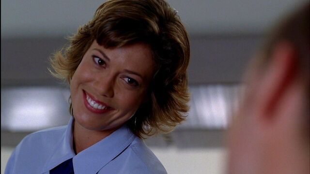 File:1x01-pilot-cindy-flirts-with-jack.jpg