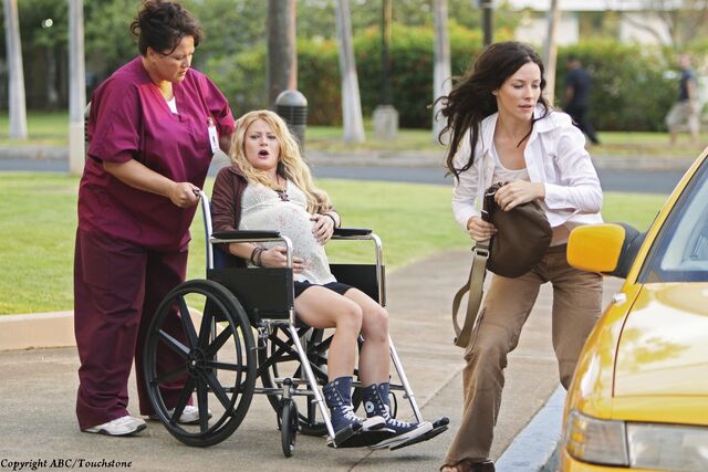 Ficheiro:KatetakesClairetothehospital.jpg
