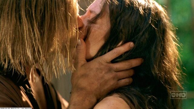 File:Skate kiss.jpg