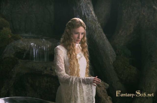 File:Galadriel en su jardin.jpg