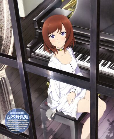 File:Maki Dengeki G's Mag Dec 2010.jpg
