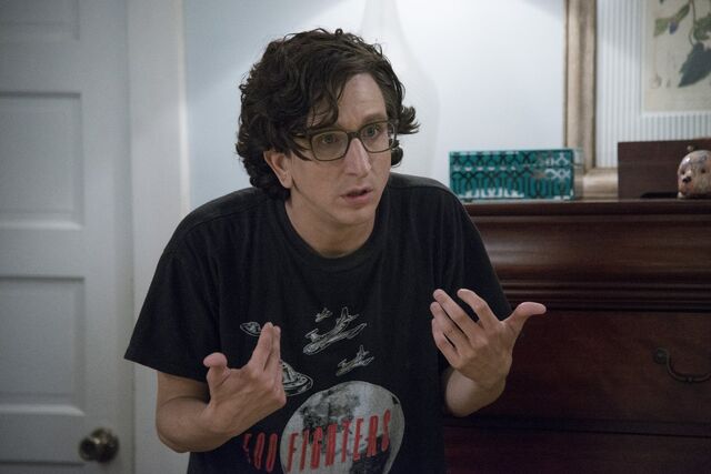 File:Netflix Love Promo 10.jpg